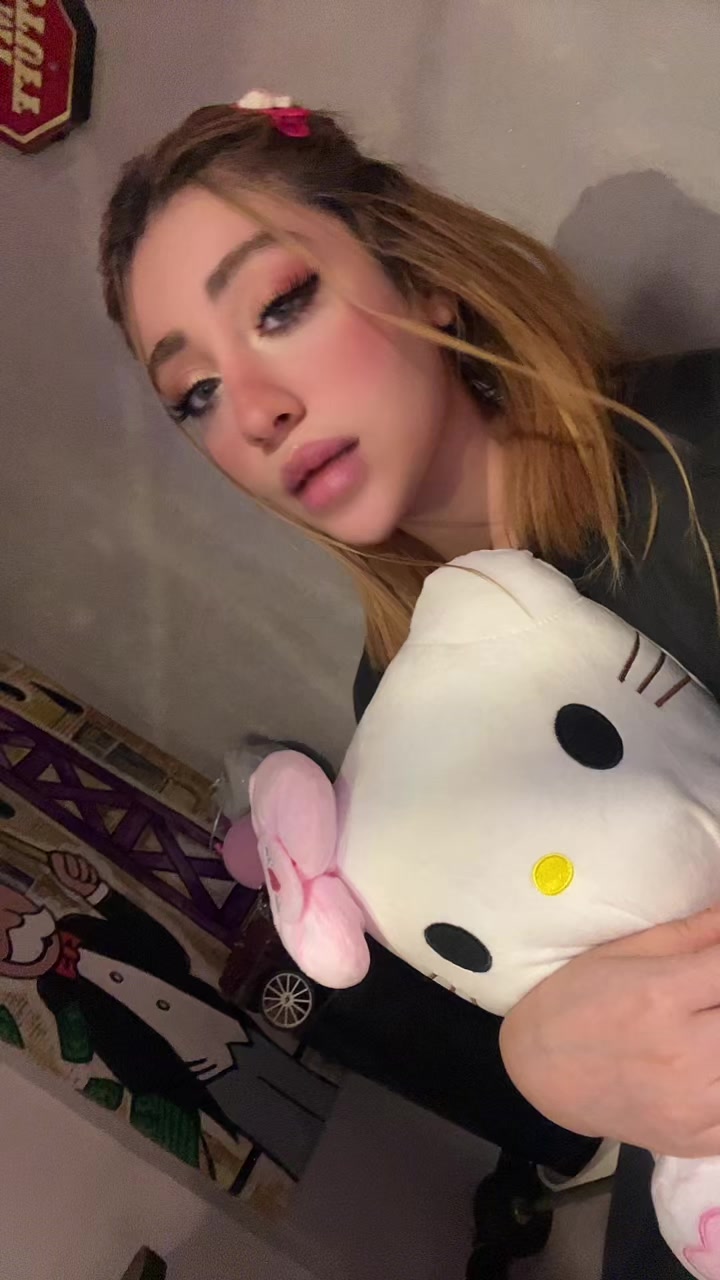 @melikazangene