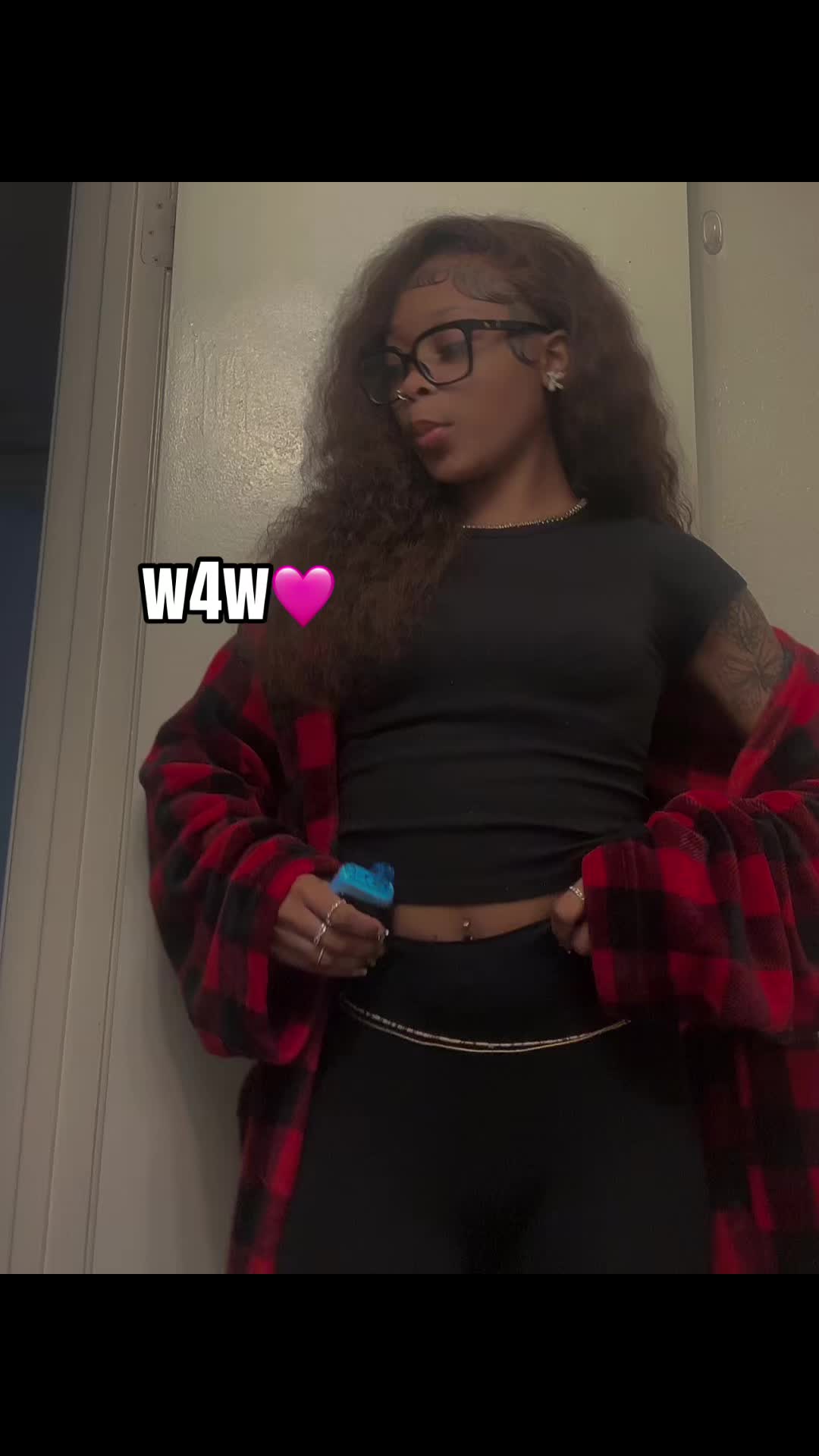 @_ms.h0lly_wood
