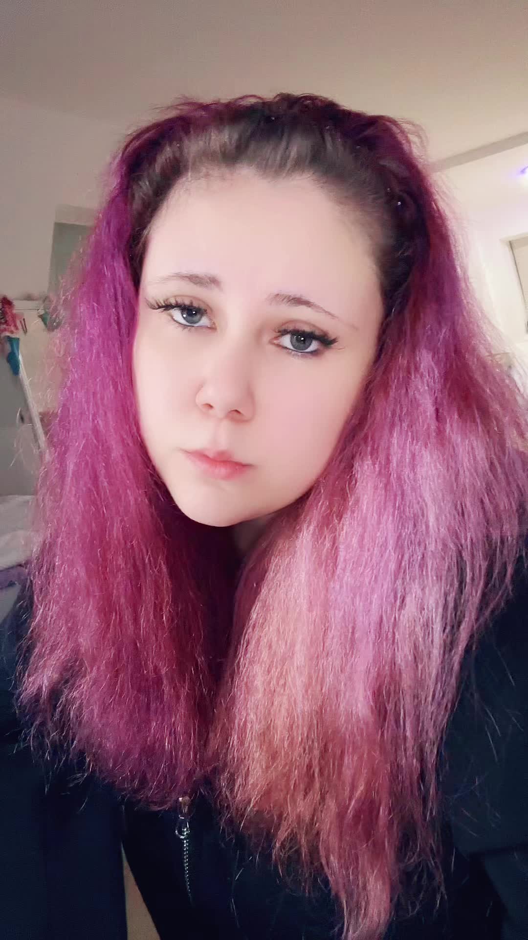 @Beccy🦋۶ৎ