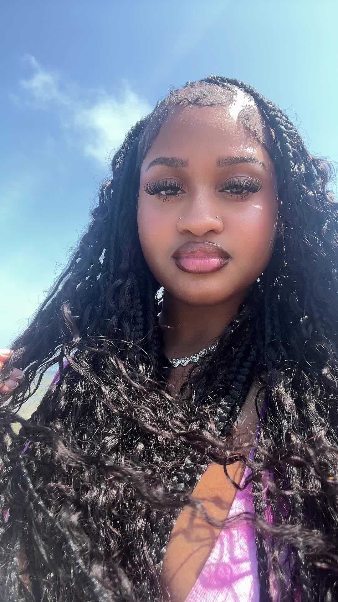 @layahᥫ᭡