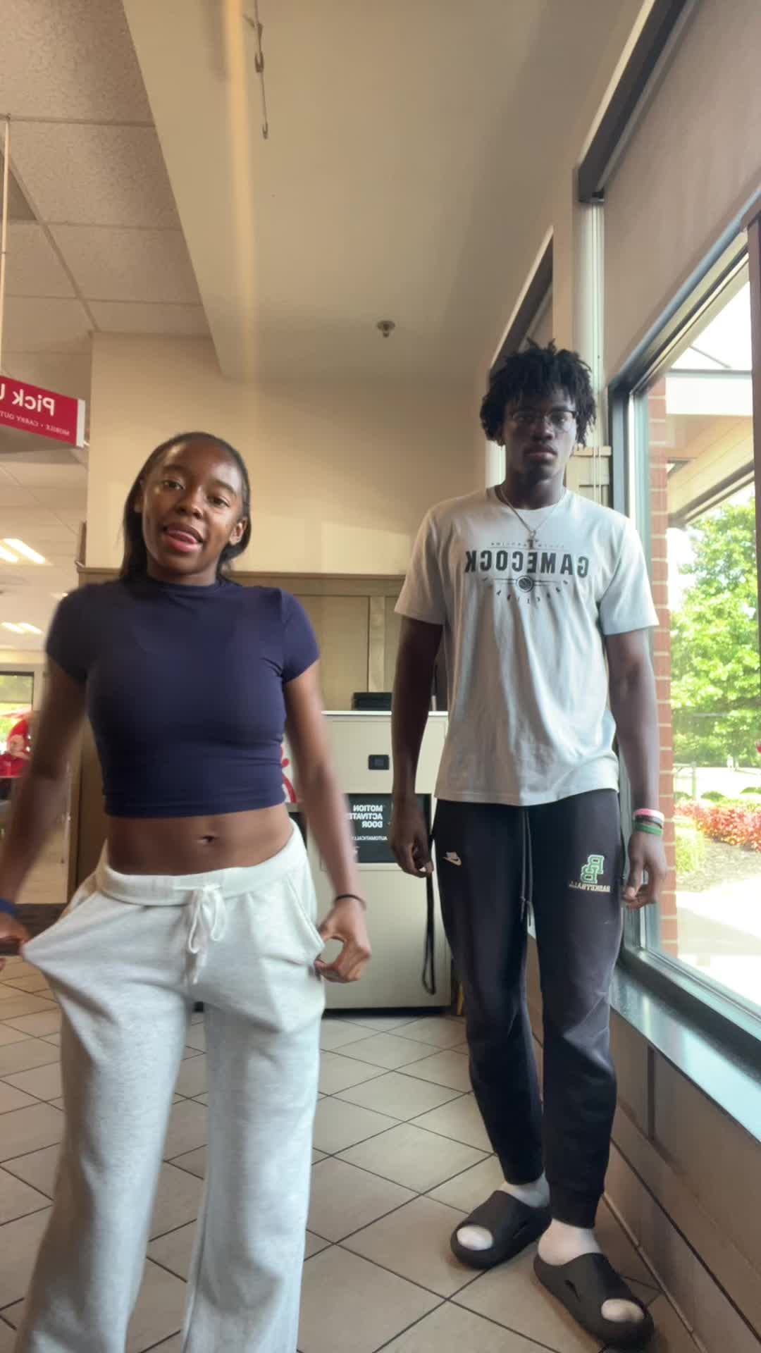 @Kam🌟