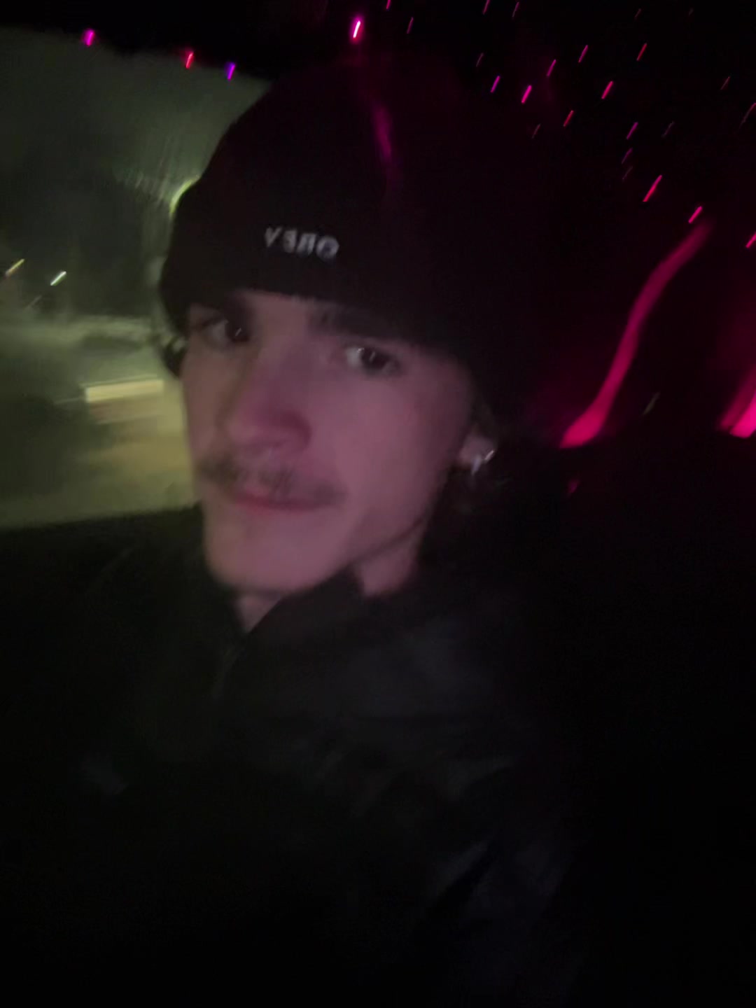 @️