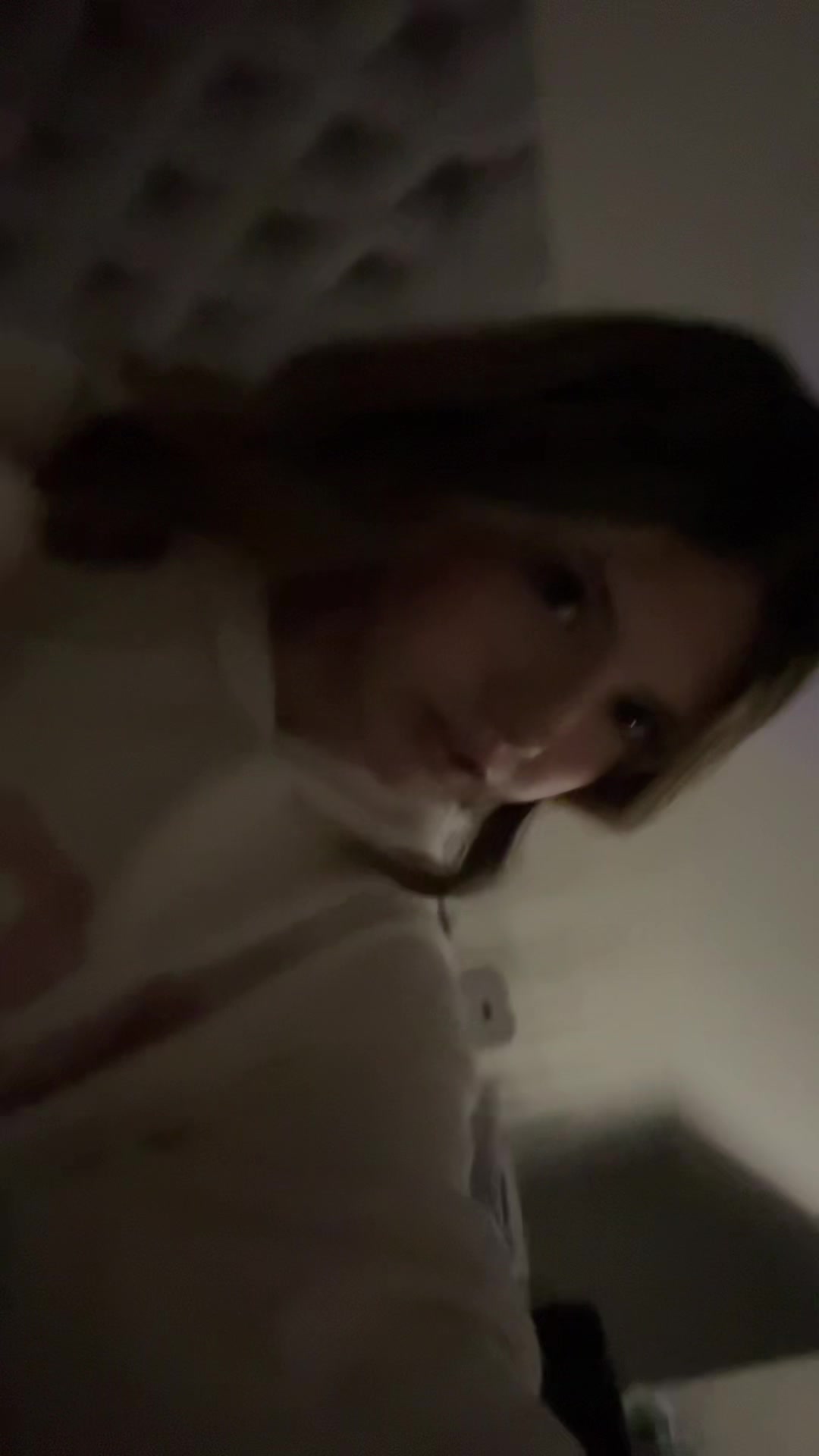 @???