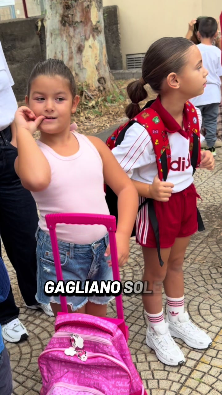 @MelinaPieroSoleil👩👧