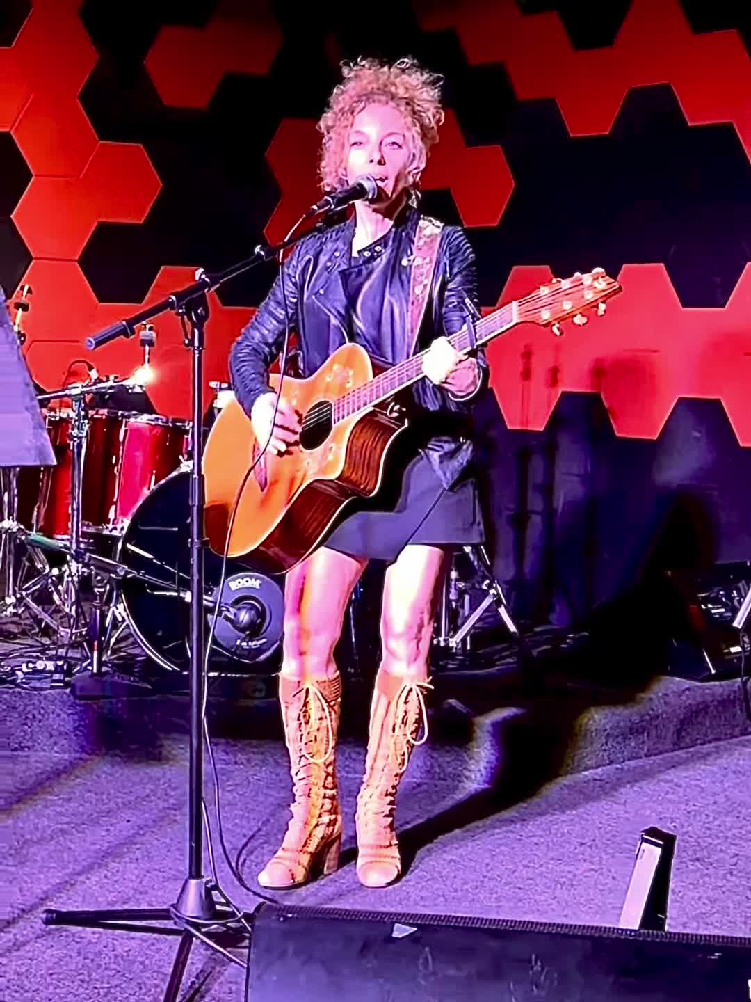 @ursulalarimusic