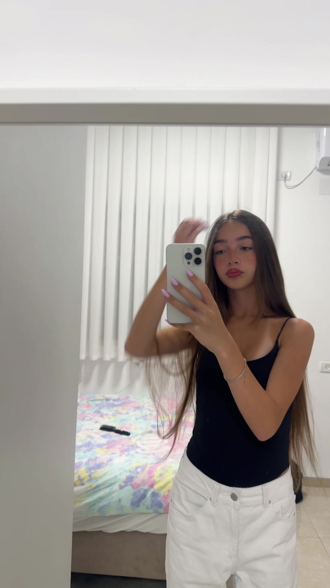 @שִׁירָה קַנְדֵּרוֹ