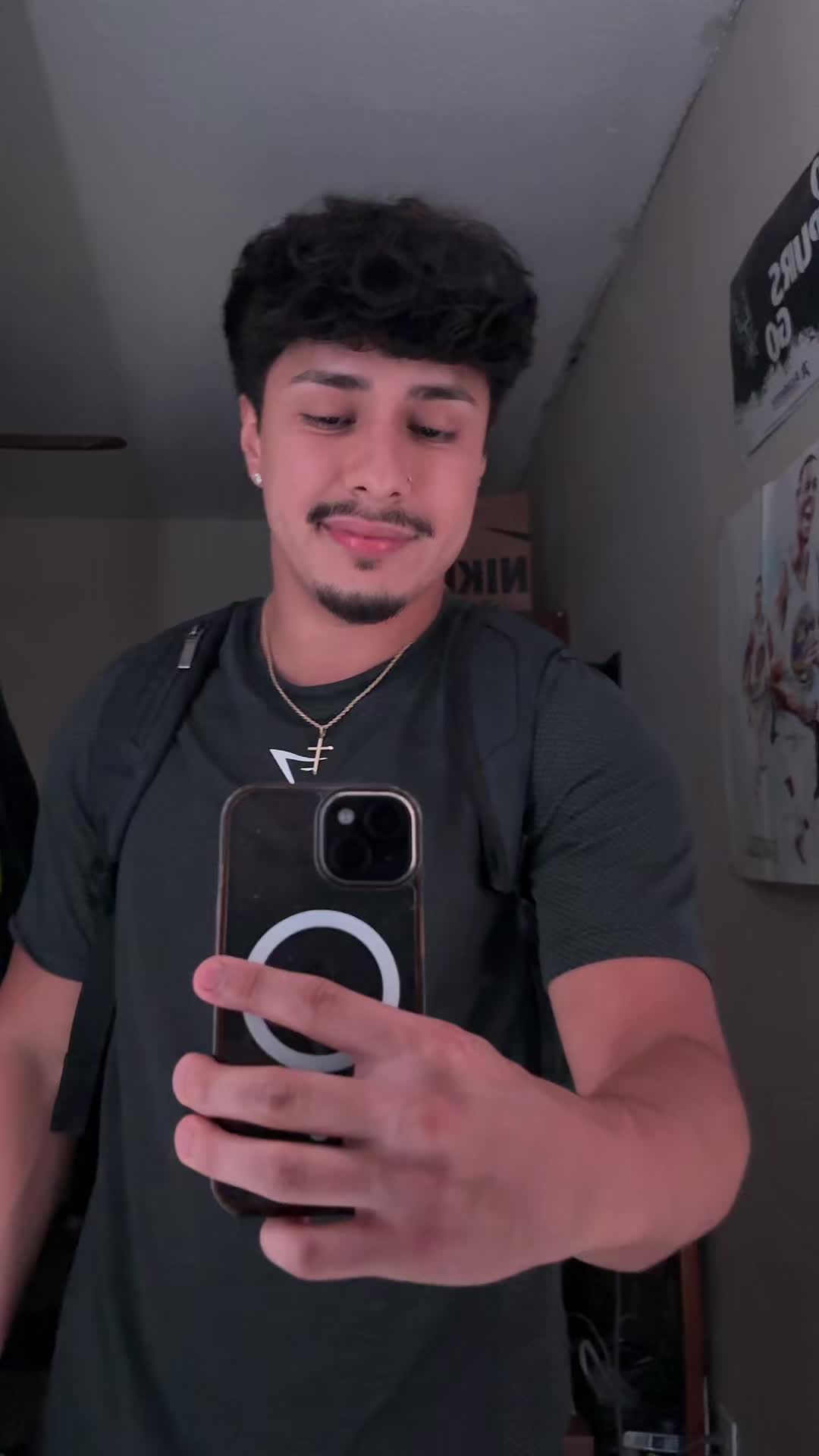 @😁