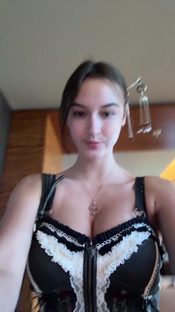 @miakatthebrat