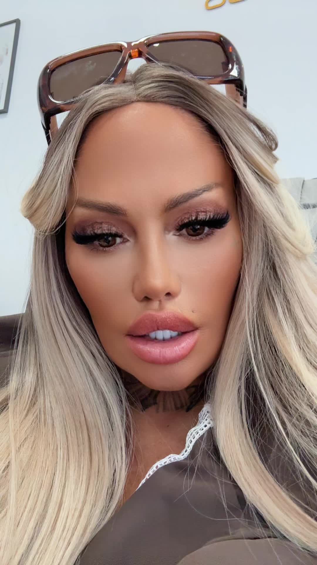 @Lala_laluna_official