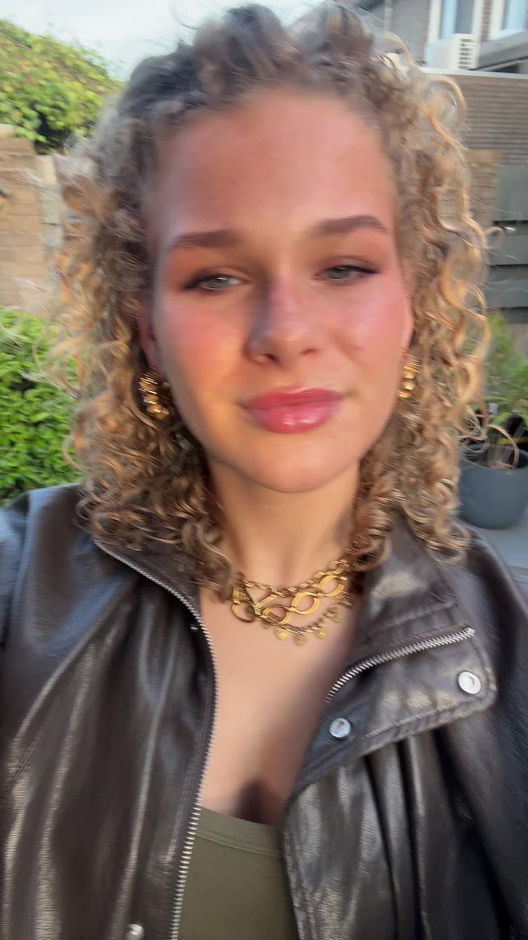 @KIKI
