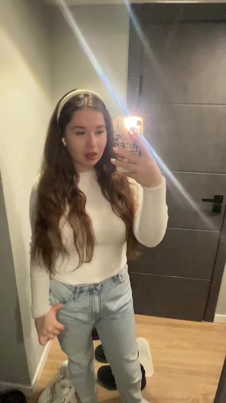 @Alexa💗