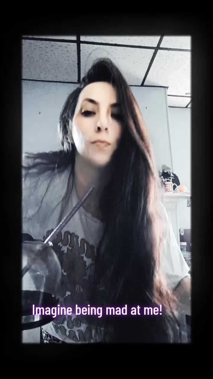 @BeautifulHotmess