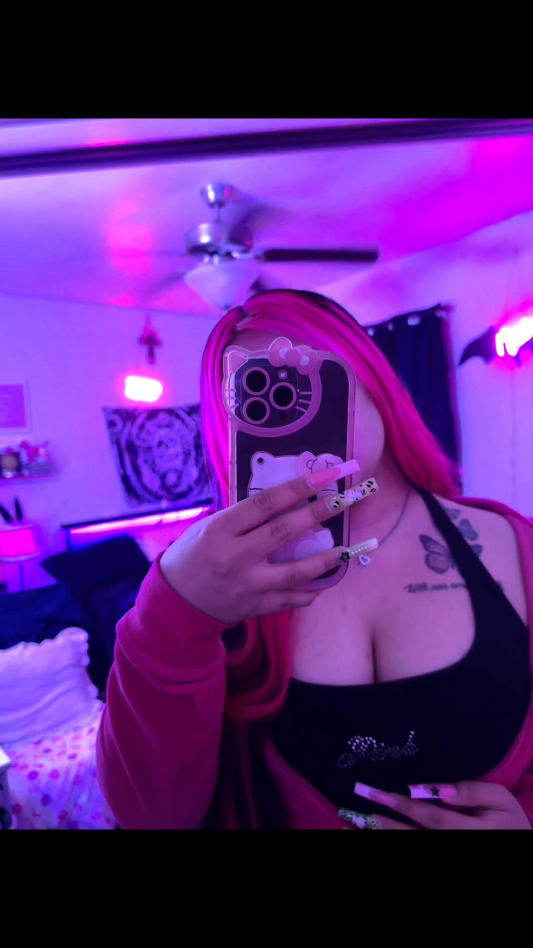 @Mia𖤐