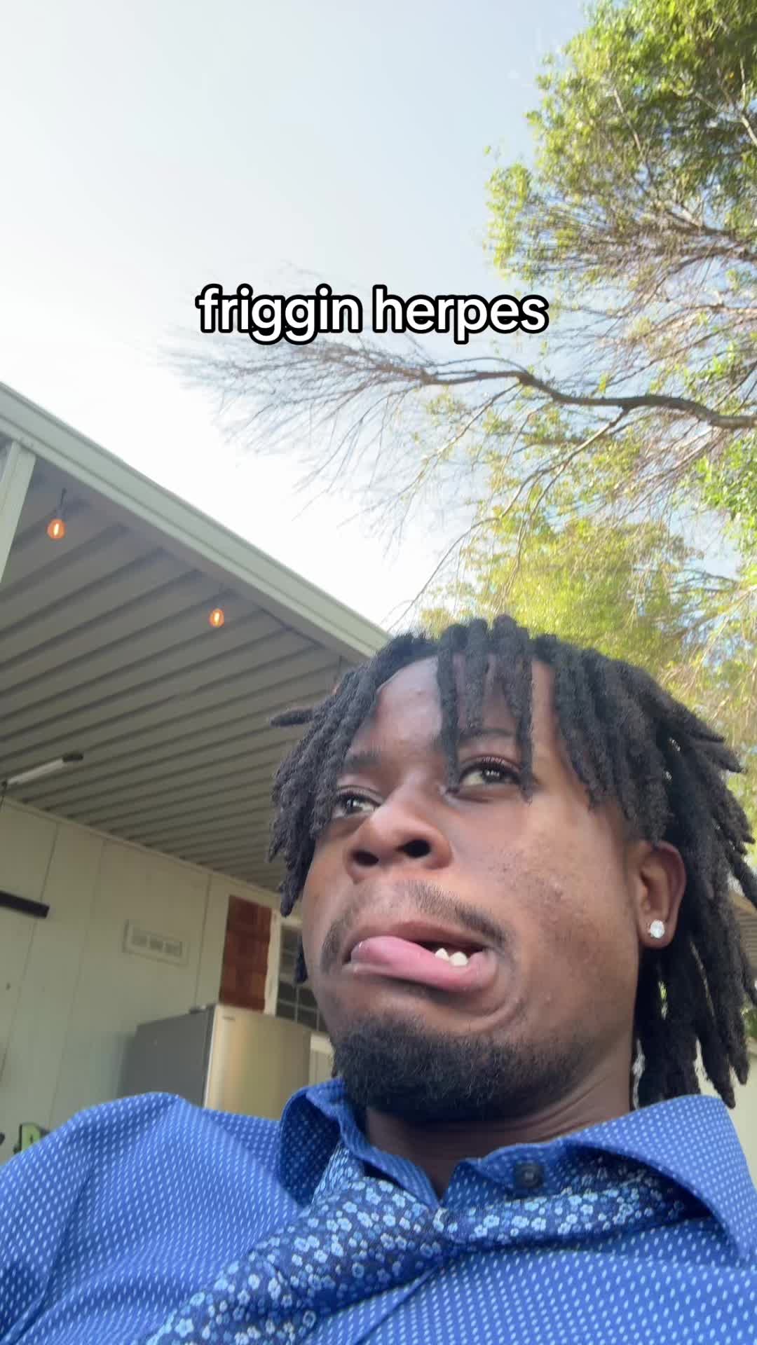 @moyoezzy