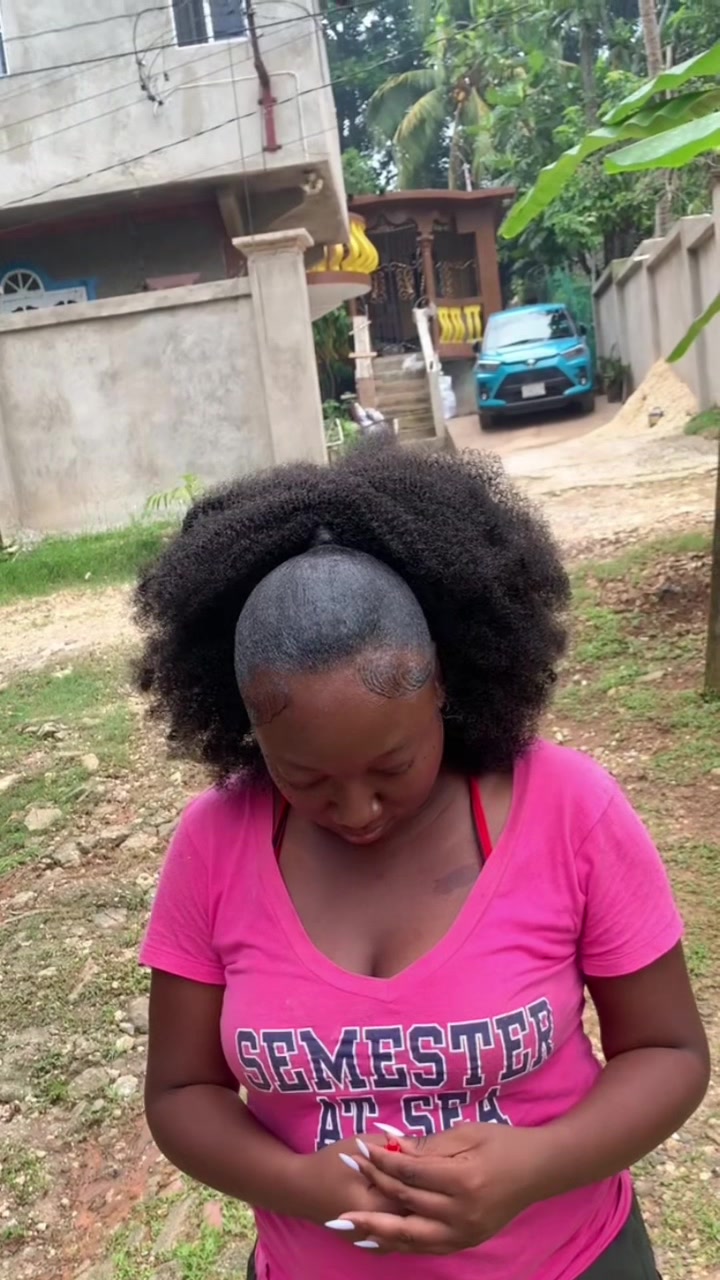 @💇🏻&zwj;♀️