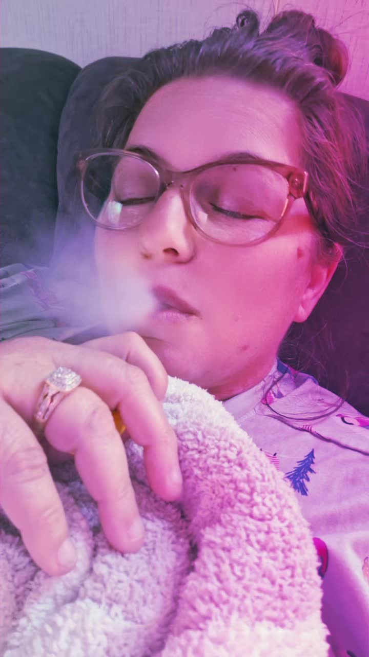 @smells💨like💚bud🌱