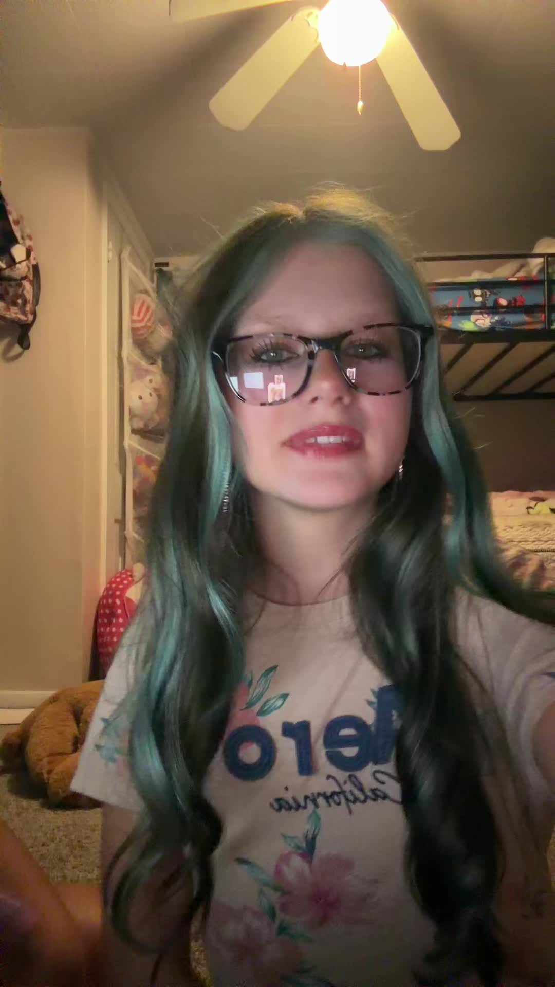 @applehead🍎👩&zwj;🦲👽 MJ IS BEST