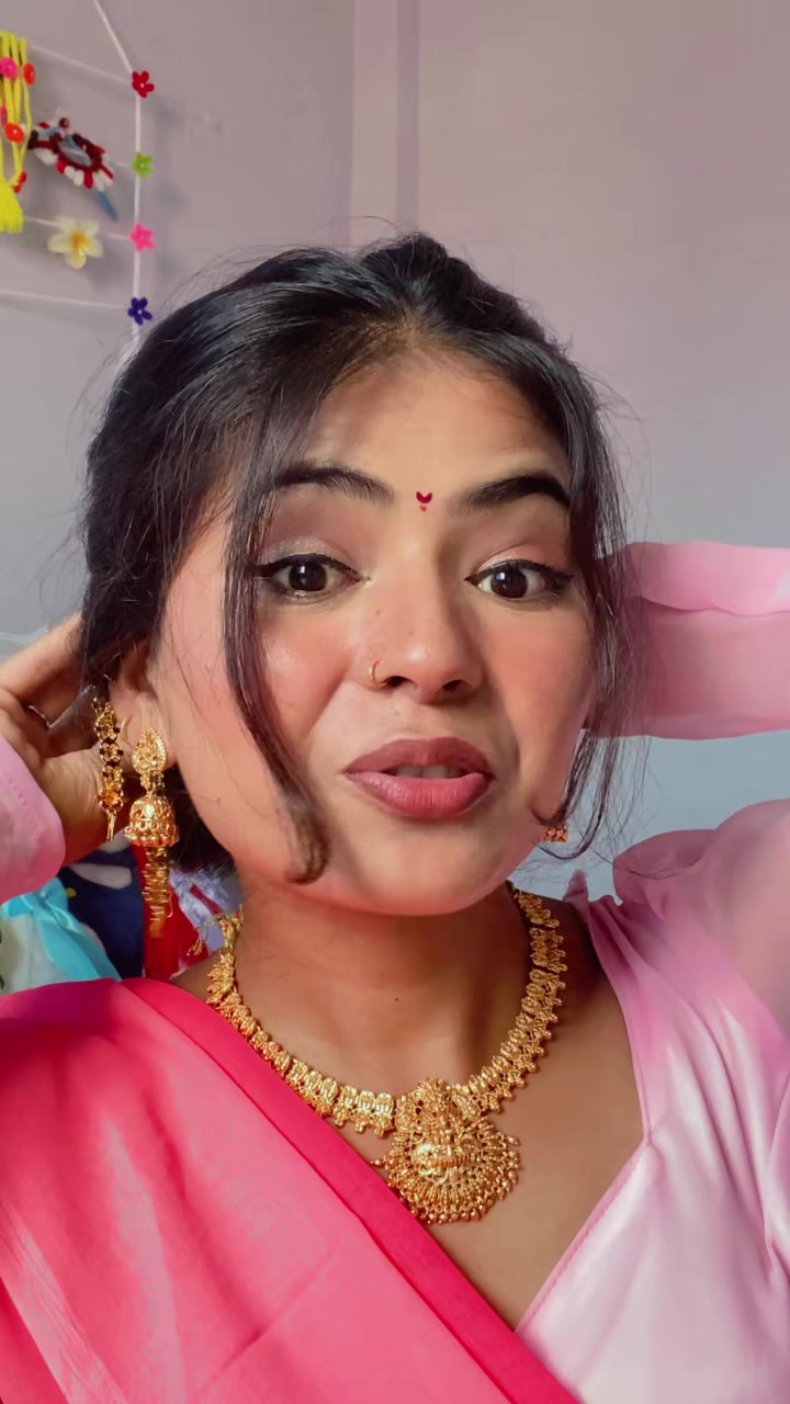 @Nisha bohara 👑