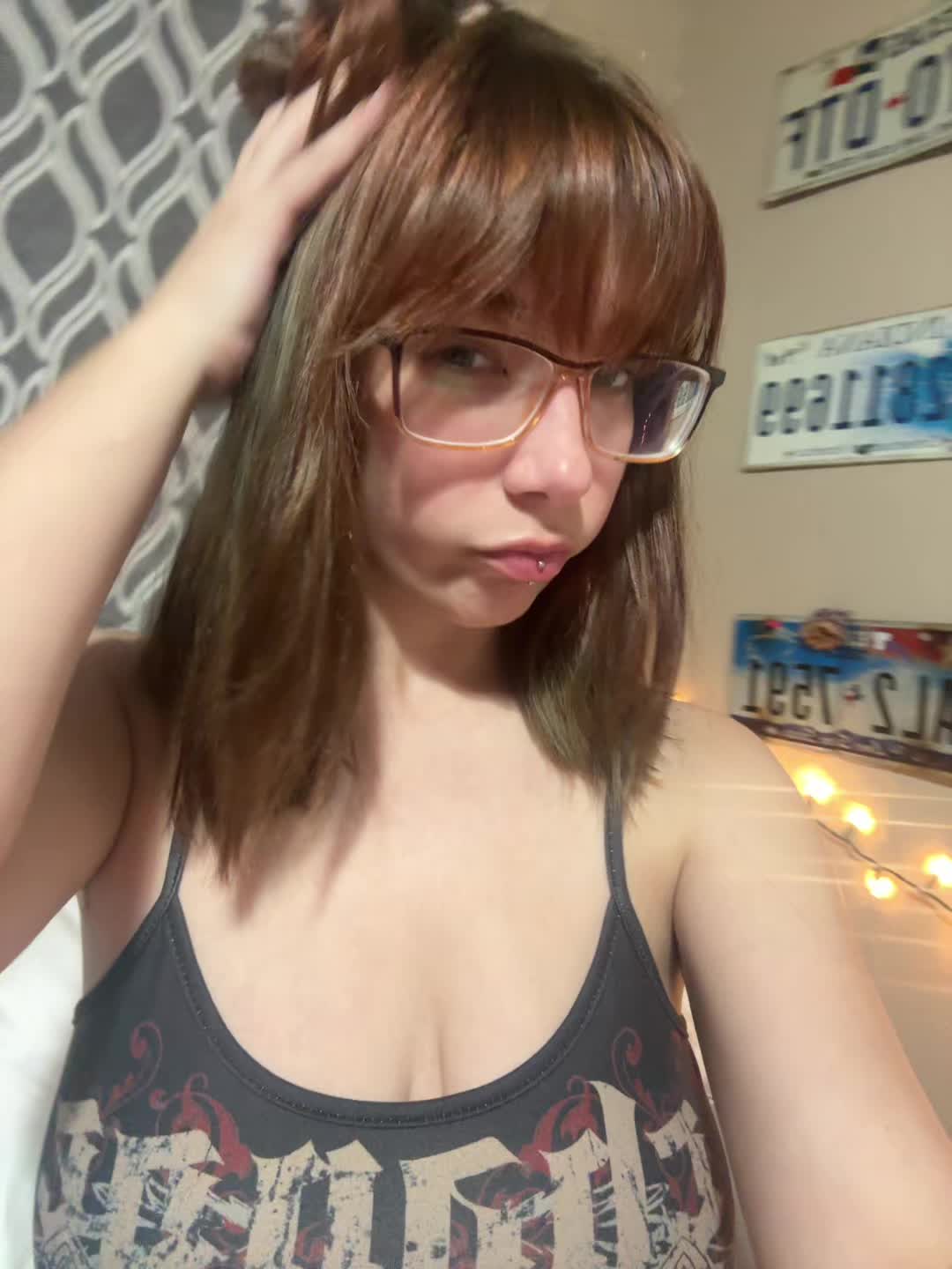 @s1s.3y