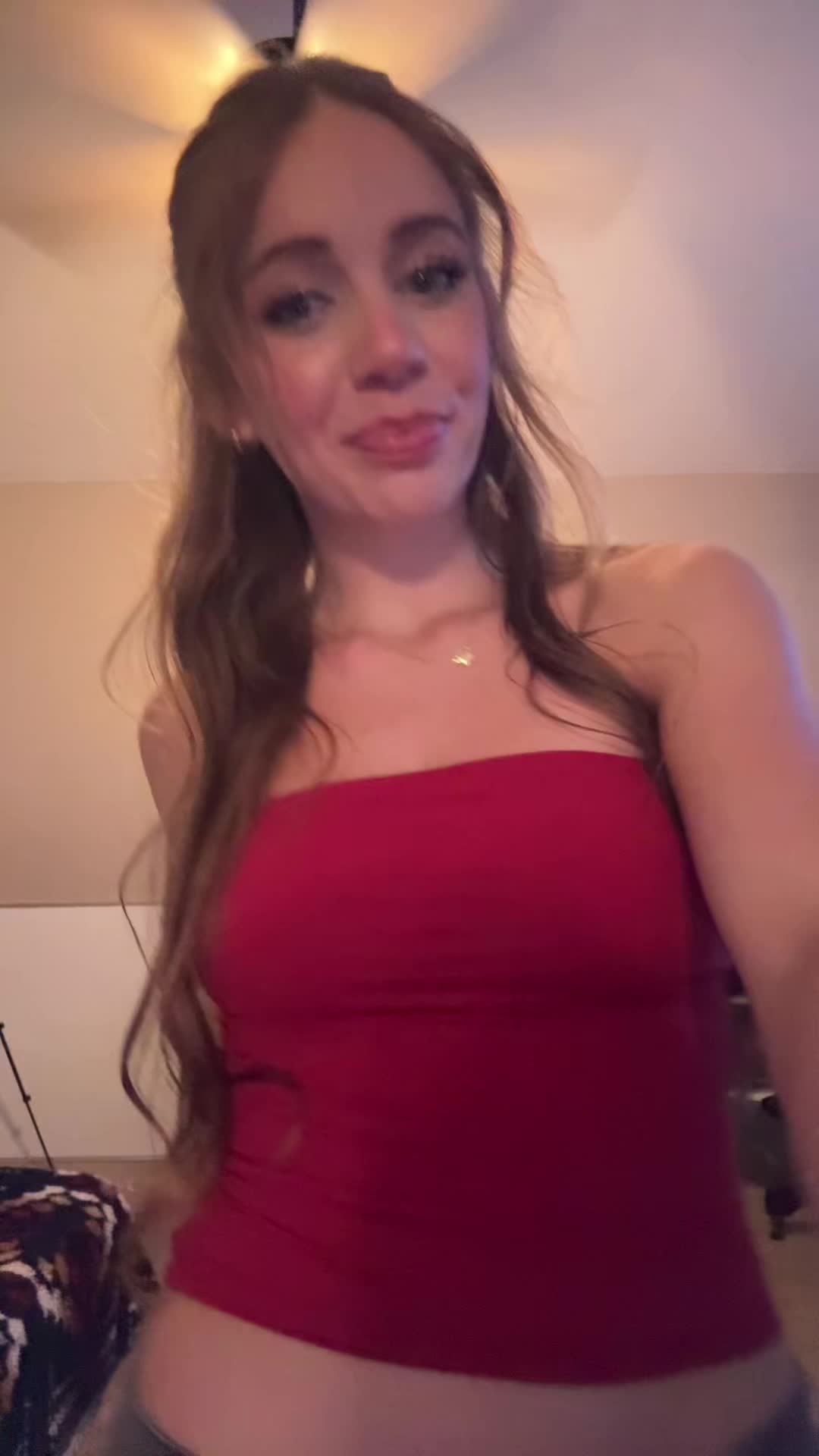 @1sabellawhite