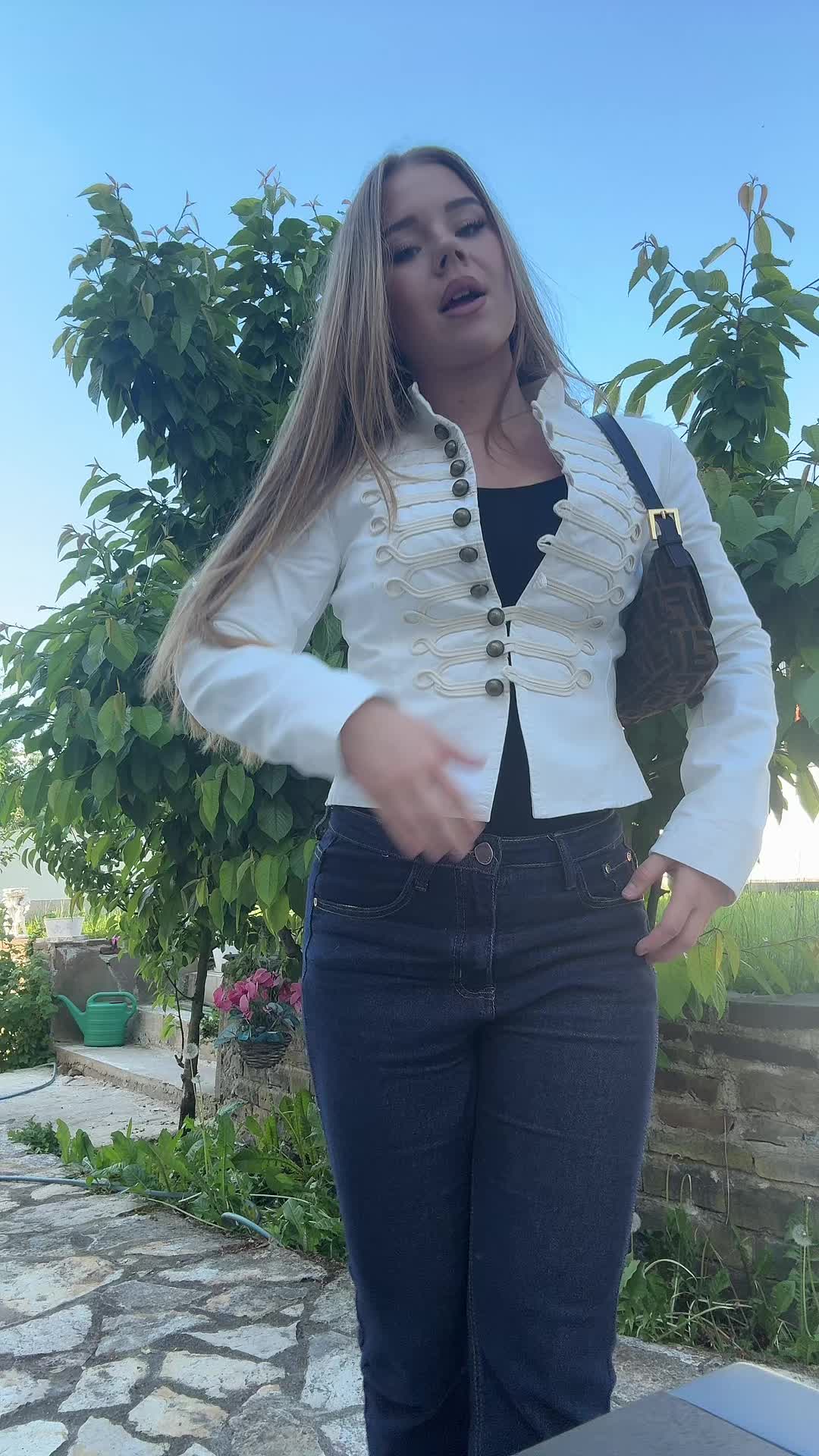 @𝒦𝒾𝓂𝒷𝑒𝓇𝓁𝓎
