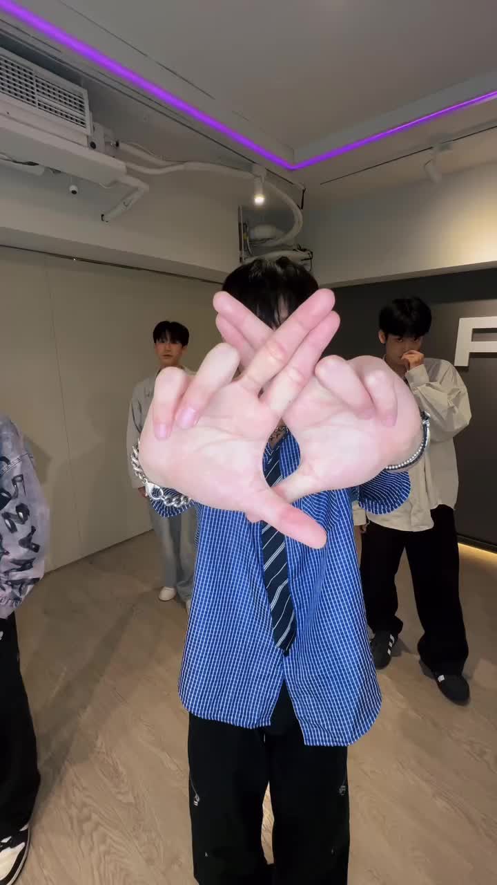 @⋆ ₊ ﾟ ☽ * ₊ ⋆