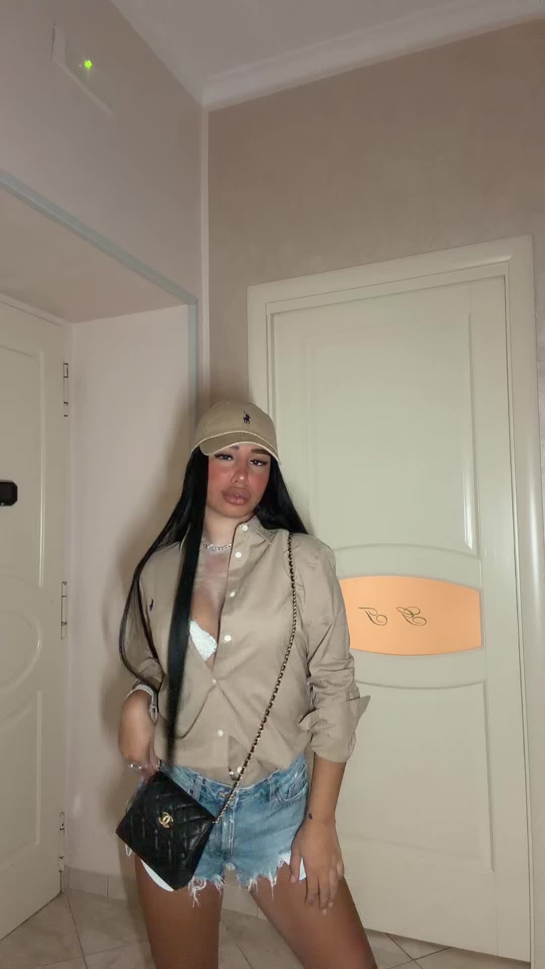 @AnnaGiame_