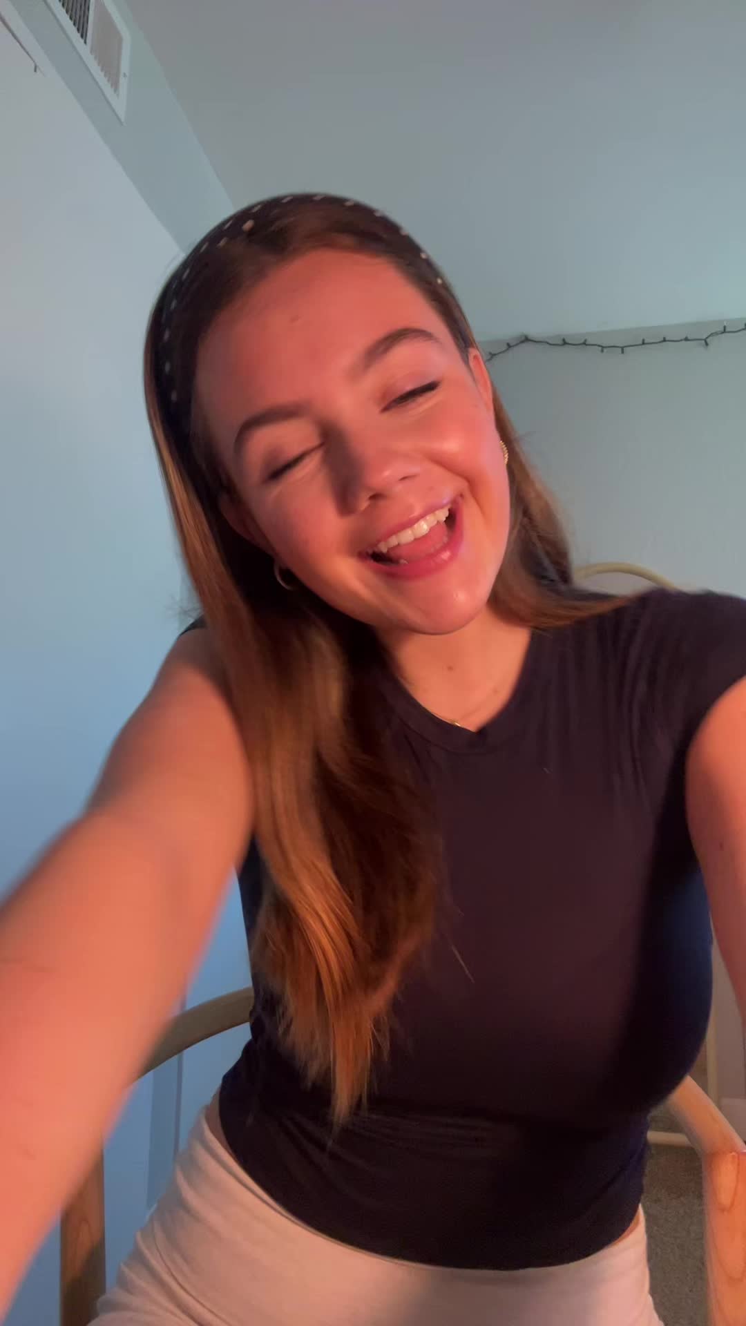@BECCA🌸✨