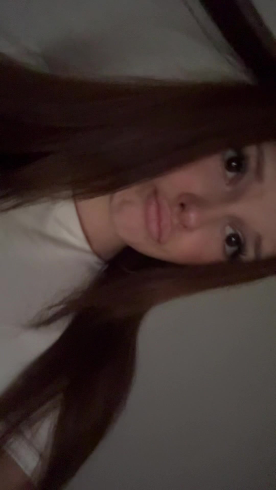 @vikkyqsqw