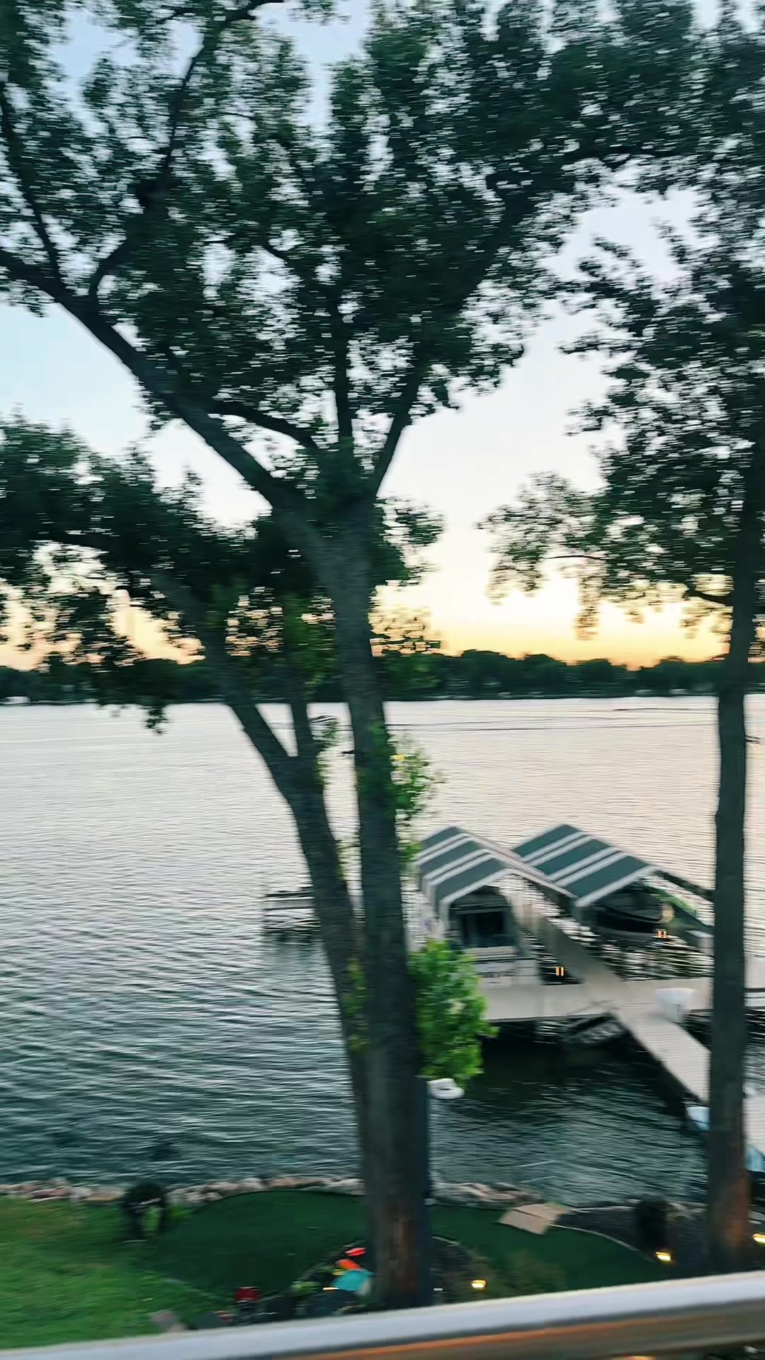 @L A N D R I