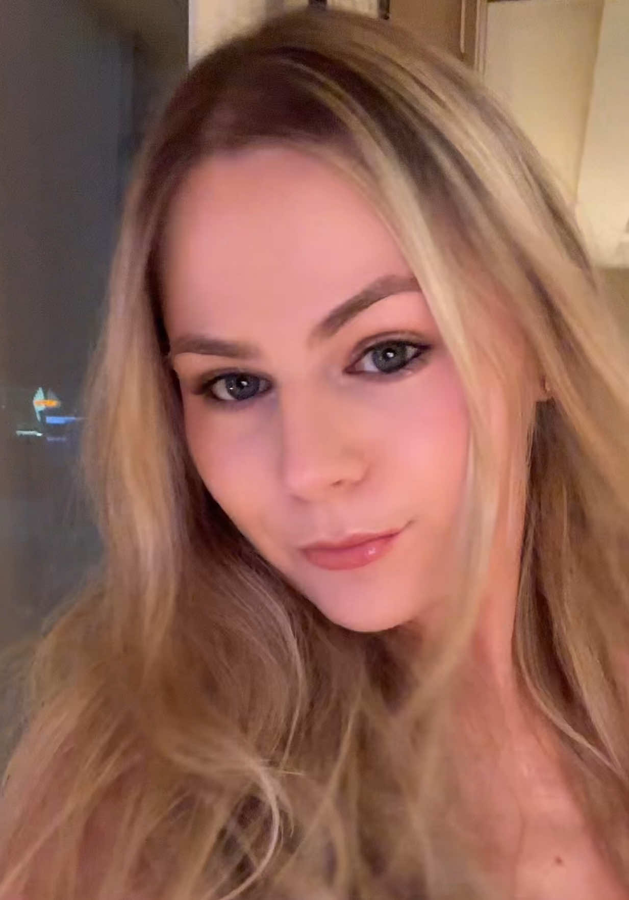 @EmspensiveEmily