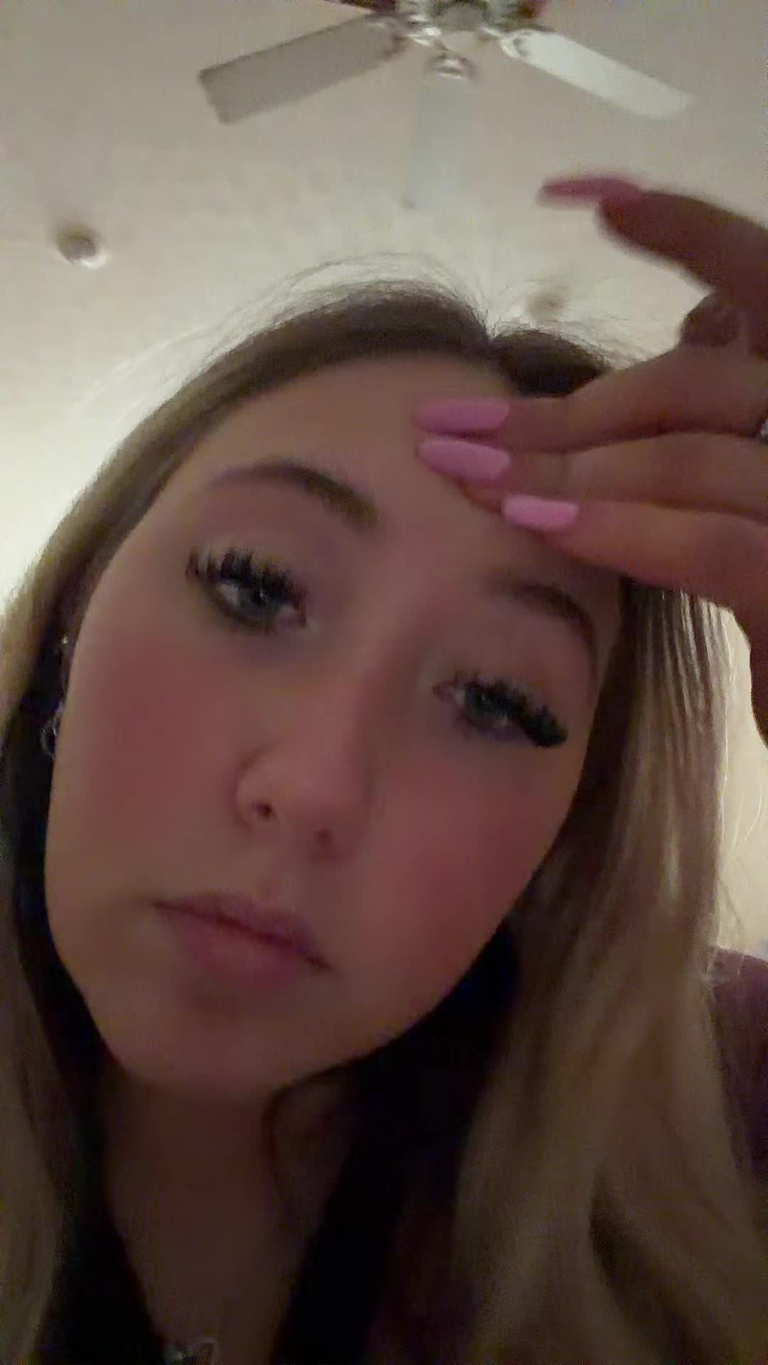 @olivia.