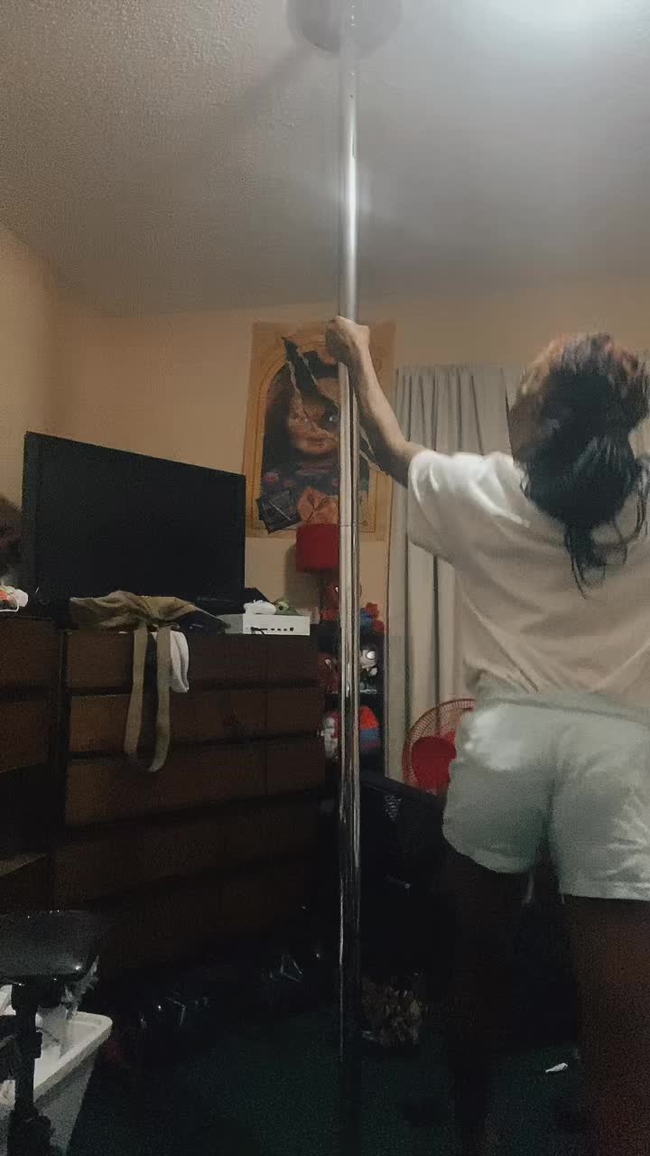 @laythatahhdown