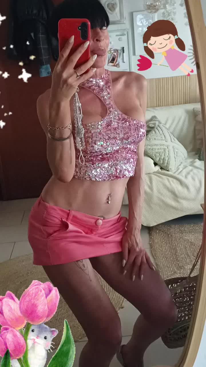 @Lara Fierro pink