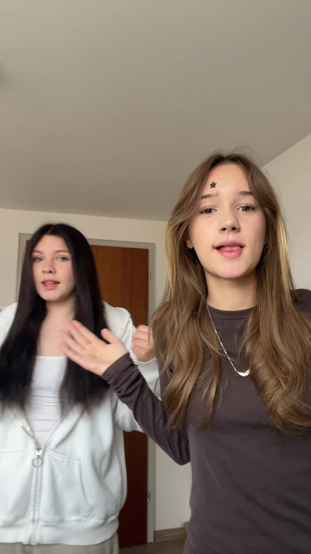 @машка
