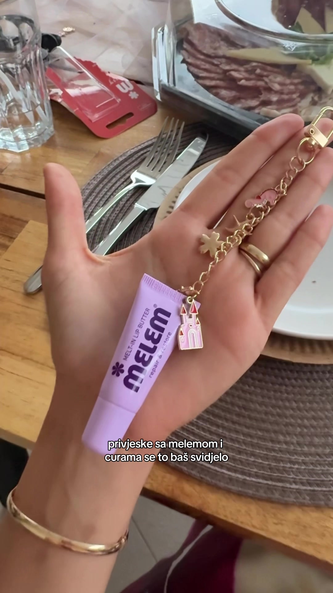 @Dora