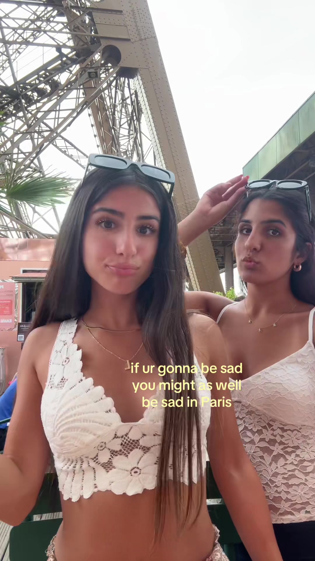 @lour