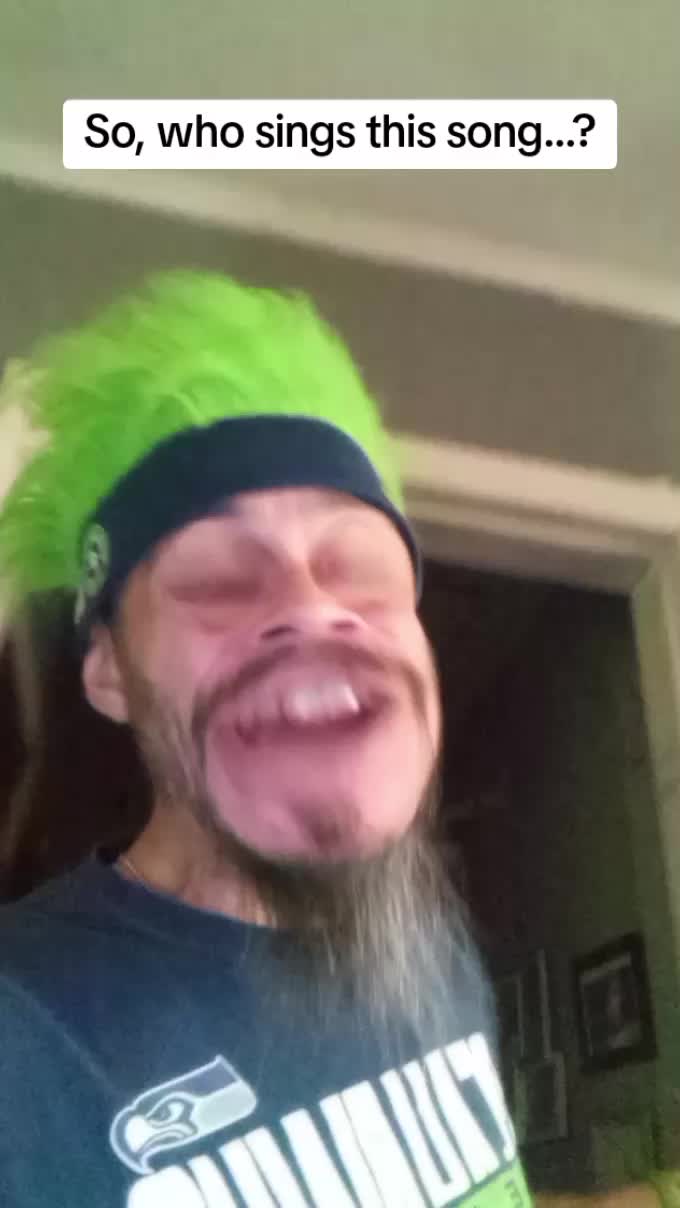 @🤪KrAzY🤪Mike C-Hawk💙💚