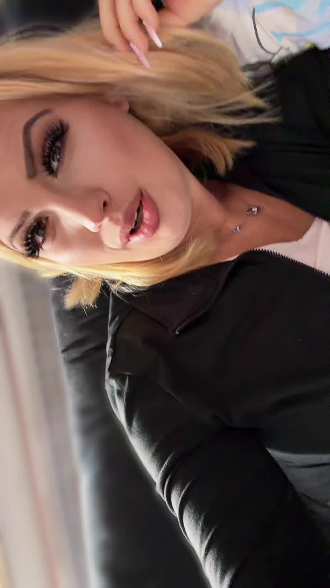 @ᵐꜞᔆᔆ᭄ &bull;𝑄𝑢𝑒𝑒𝑛&bull;🩷