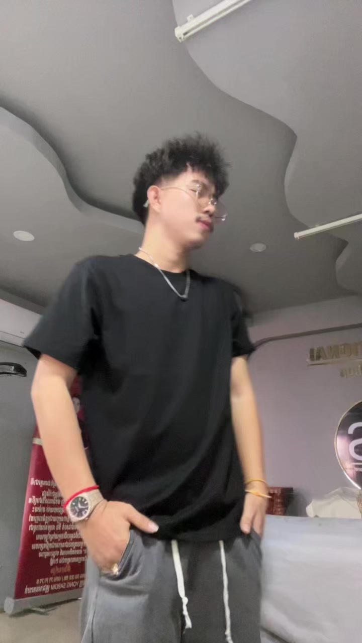 @អាទ្រី💇🏼♂️🧍🏻♂️❤️🩹