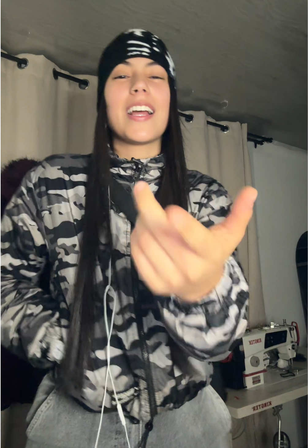 @๐๐๐ซ๐ข๐_๐๐๐ฆ๐ข๐ซ๐๐ณ๐ณ๐ณ
