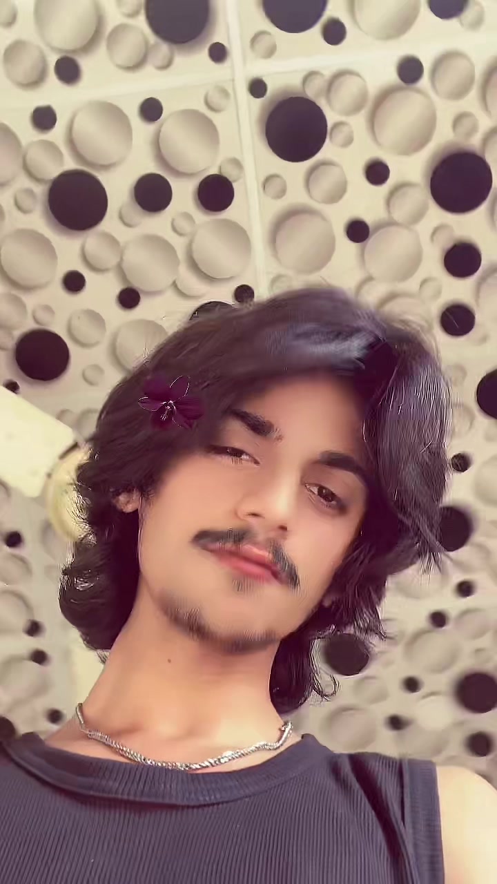 @MOoN🕶️🤏