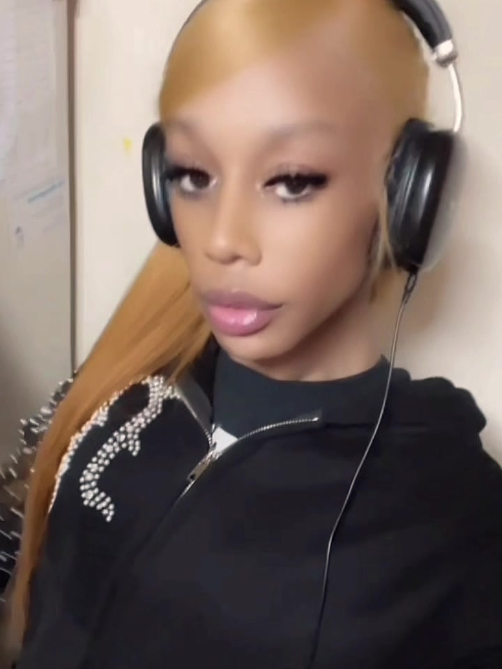 @She.53👺