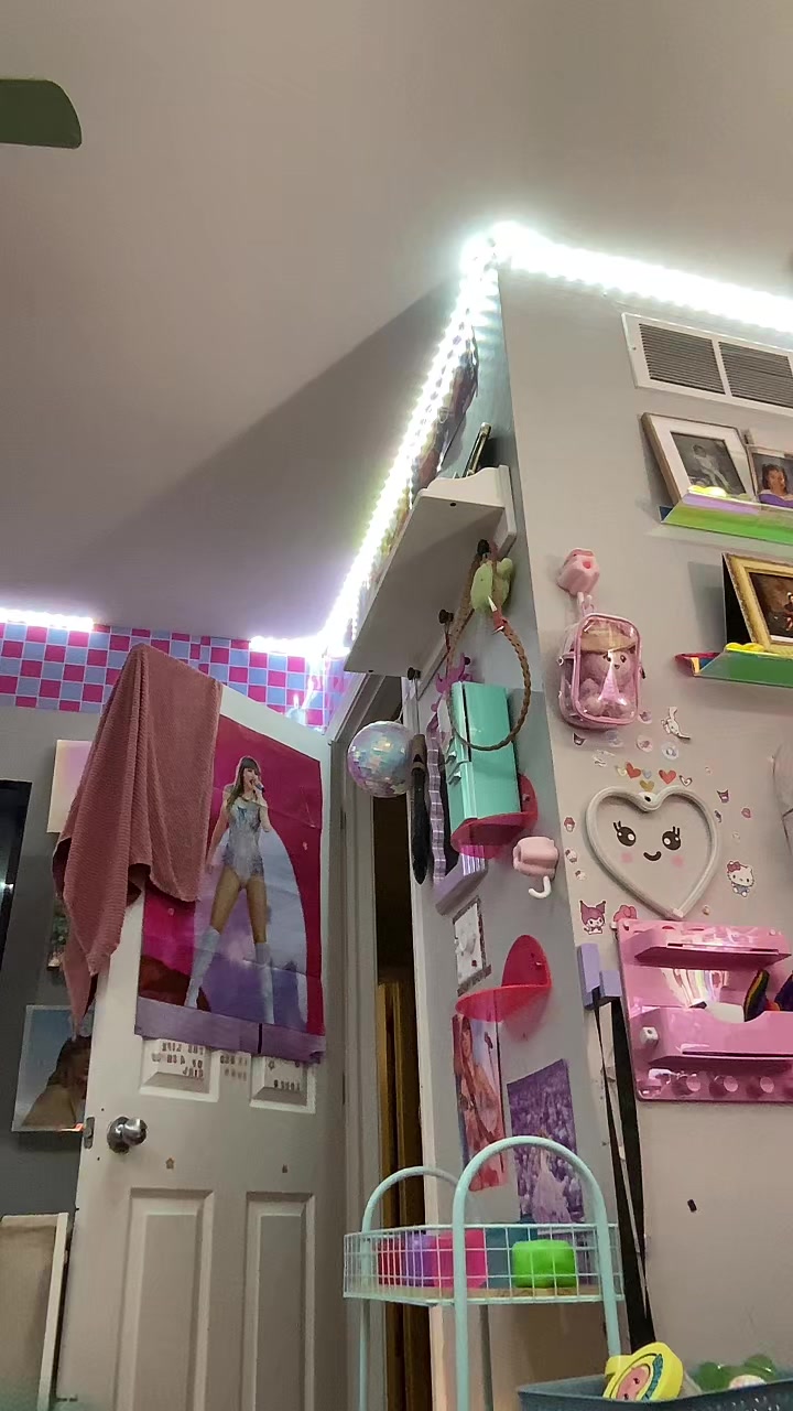 @MommyAndGirlyWhirl
