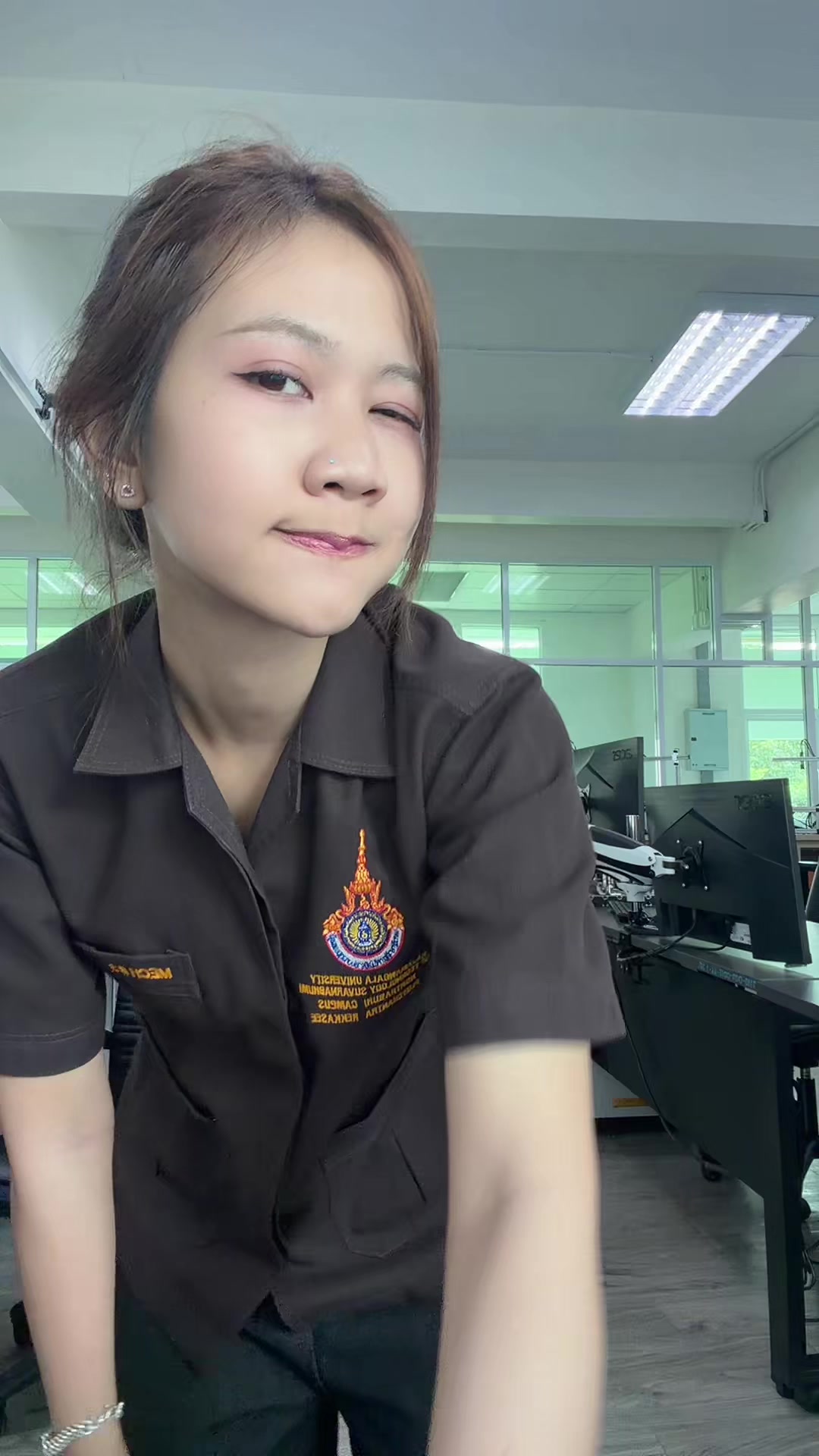 @คงควรคอย