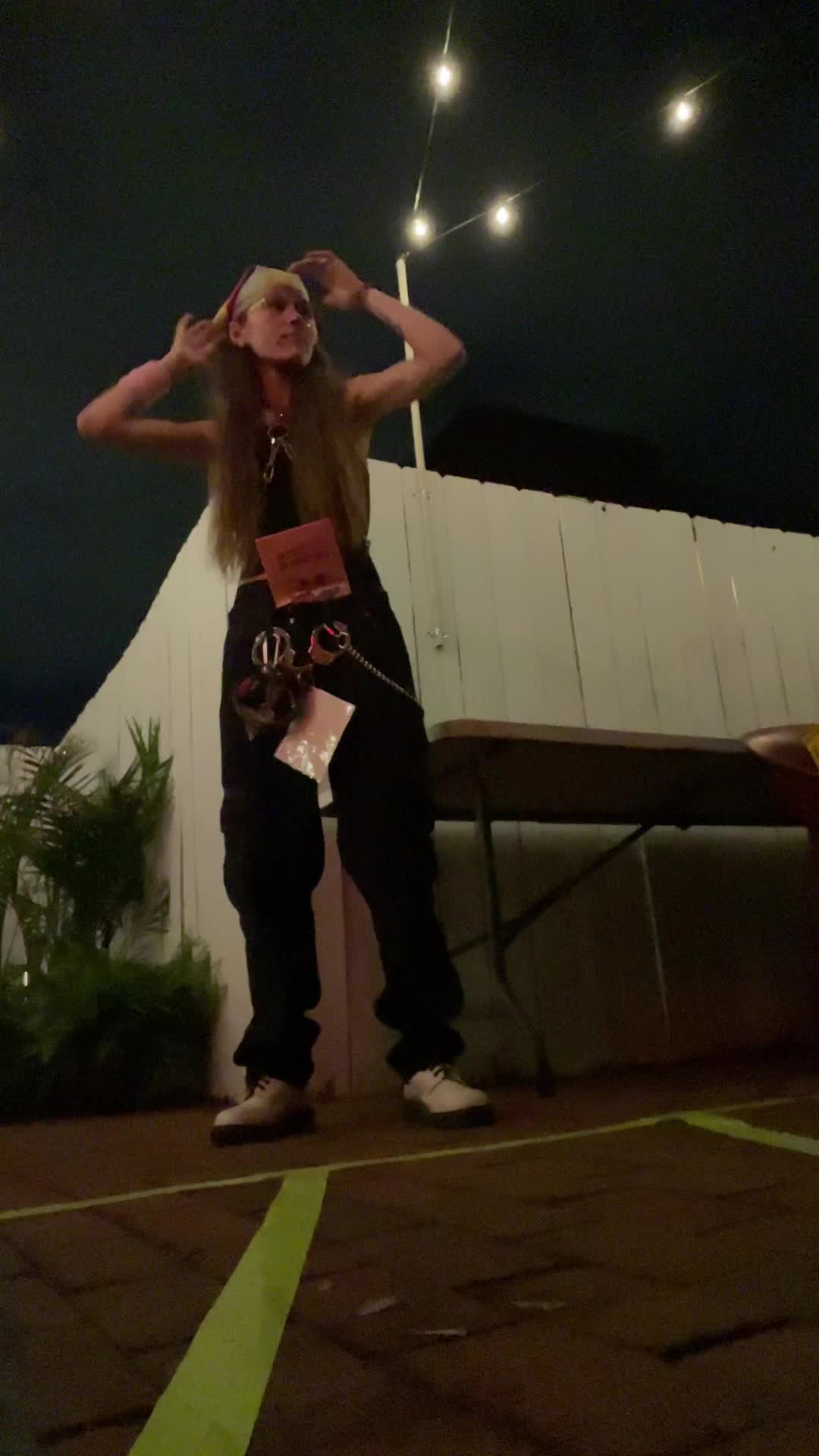 @ca⛓️en