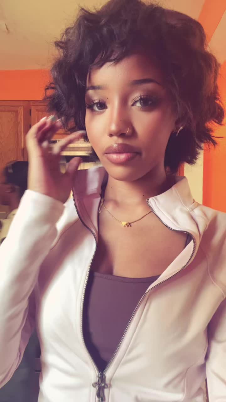 @ashlynj