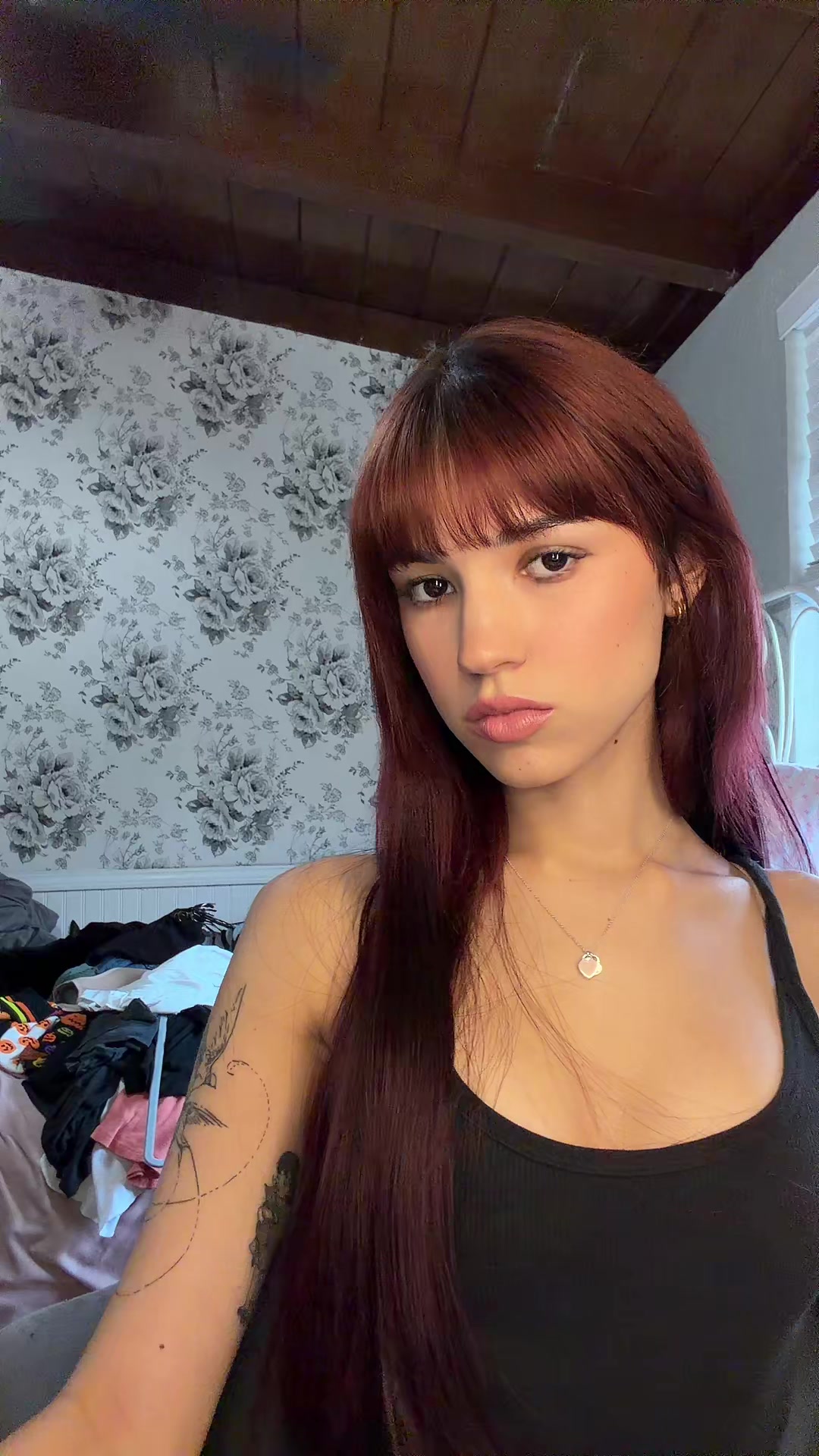 @halenaswrld