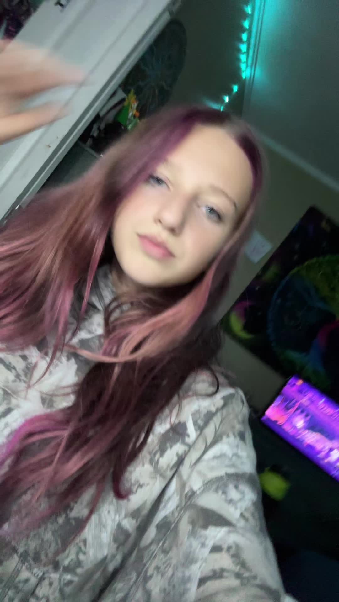 @Your fav girl