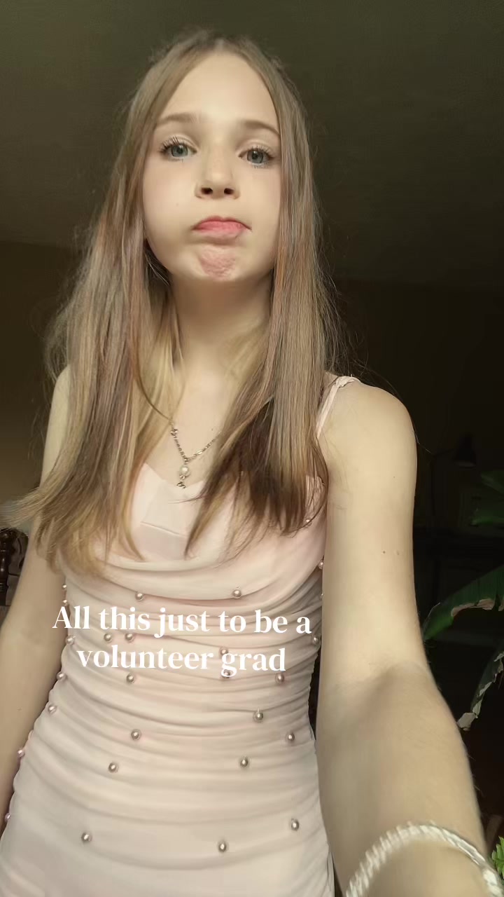 @𝓒𝓱𝓪𝓻𝓵𝓮𝓲𝓰𝓱